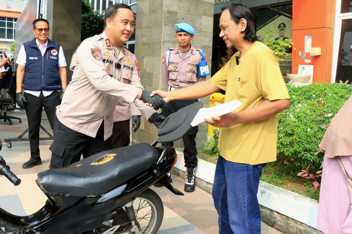 Polres Gresik Kembalikan Motor Korban Begal dan Curanmor