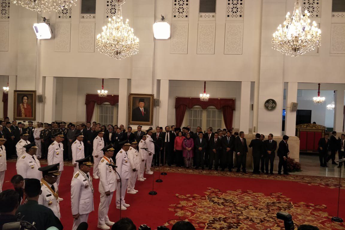 Jokowi Lantik 9 Gubernur Pemenang Pilkada Jatim Menyusul