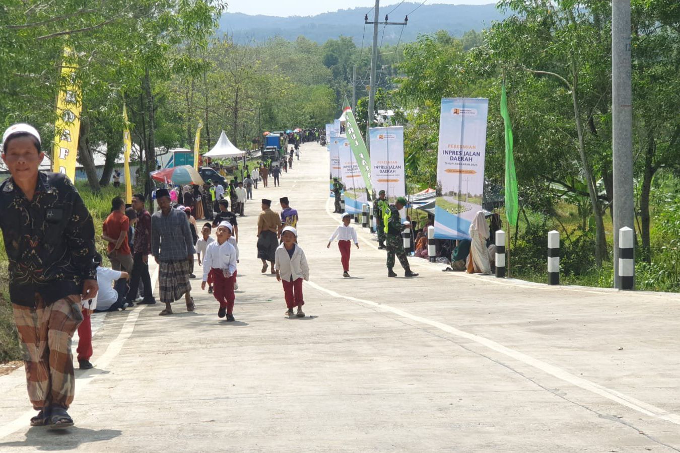 Prabowo Resmikan Jalan Kedungdung-Bringkoning di Sampang, Mobilitas Warga dan Distribusi Hasil Pertanian Kian Lancar