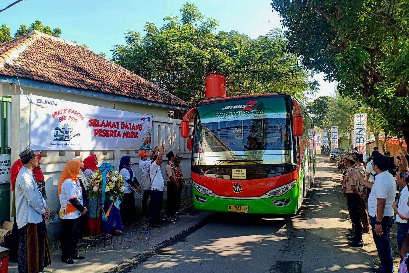 Santriwati Nurul Jadid Sambut Lebaran dengan Puber