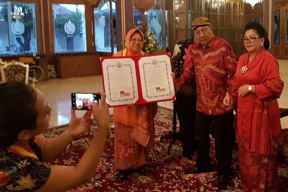 Risma Dapat Gelar Bangsawan Sama Stratanya Dengan Milik Jokowi, Ini yang Dikatakan