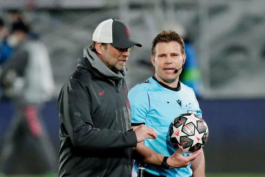 Liverpool Kalah, Juergen Klopp Kritik Wasit
