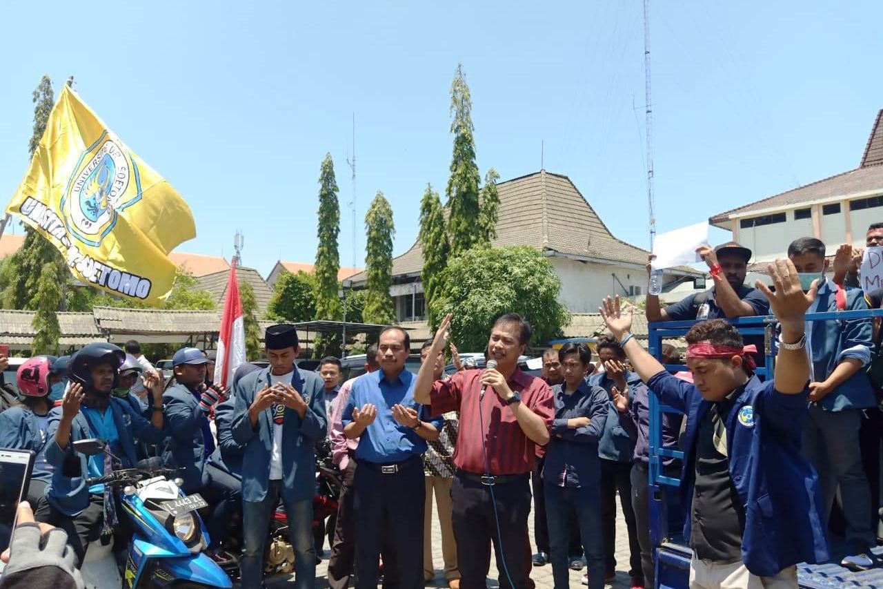 Izinkan Mahasiswa Demonstrasi, Rektor Unitomo: Yang Kalian Perjuangkan Kebenaran
