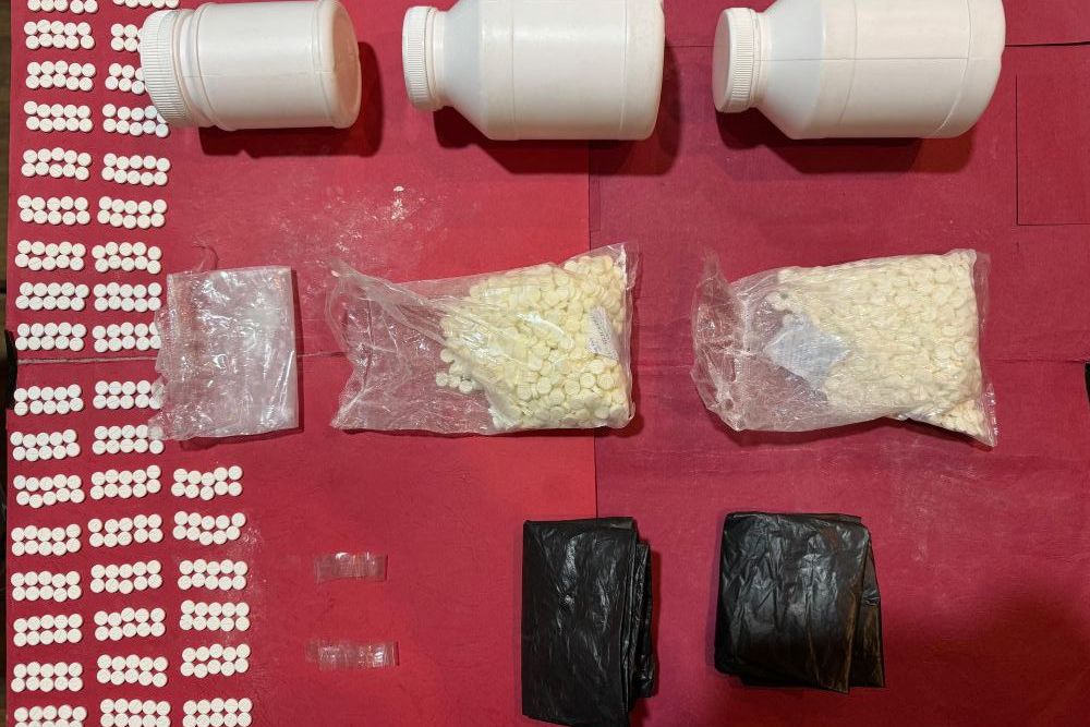 Kompak Edarkan Pil Dobel L, Kakak Beradik di Mojokerto Digerebek Polisi