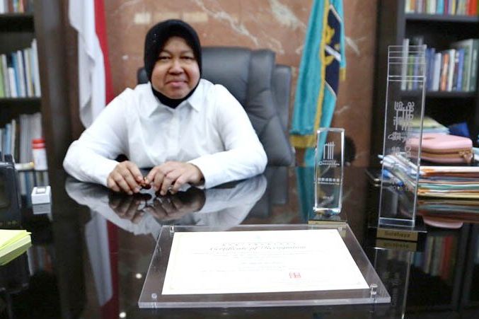 Risma Menyerah Soal Angkutan Massal Trem