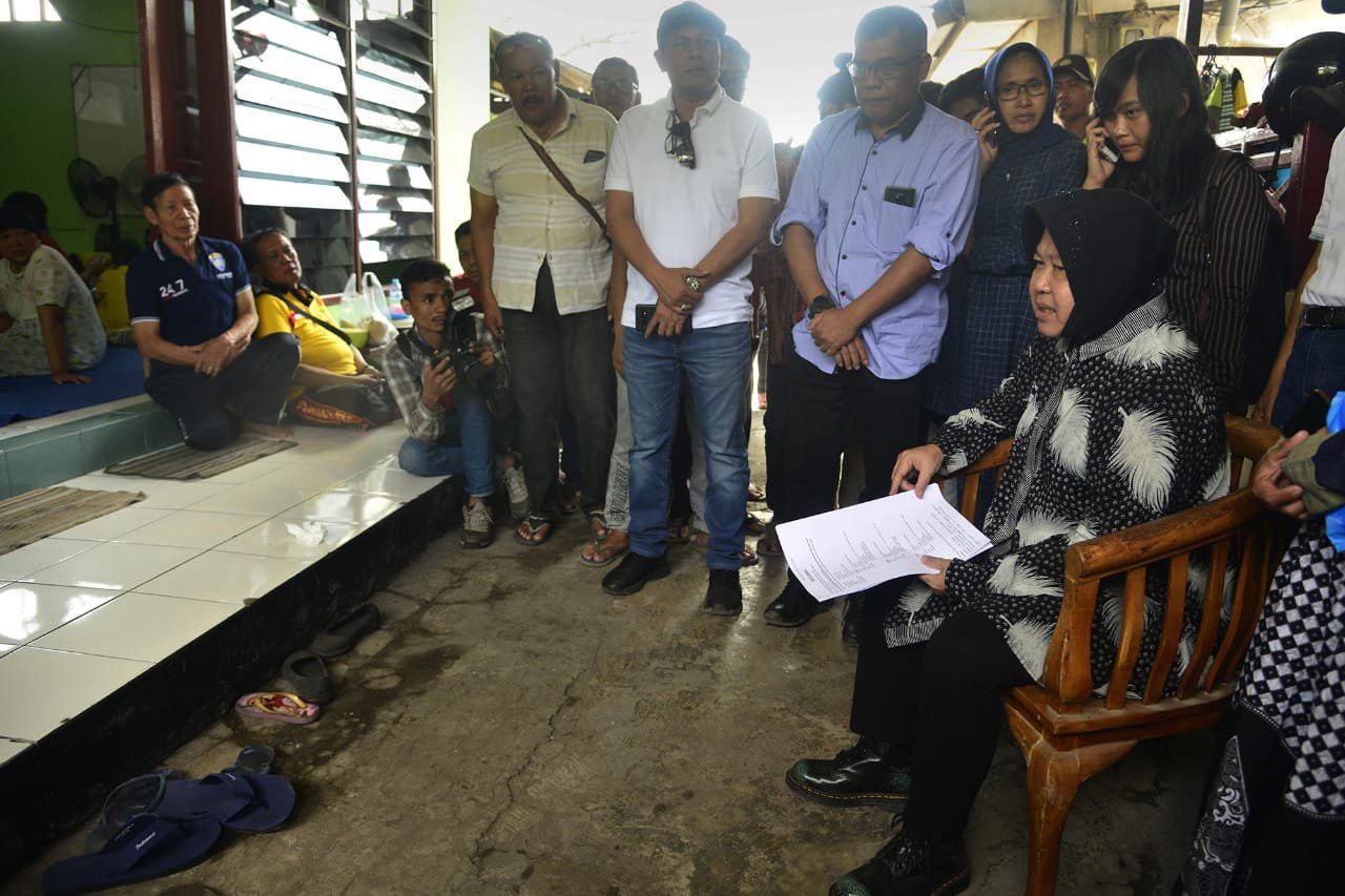 Risma Tawarkan Rusunawa untuk Korban Kebakaran Aspol Tandes