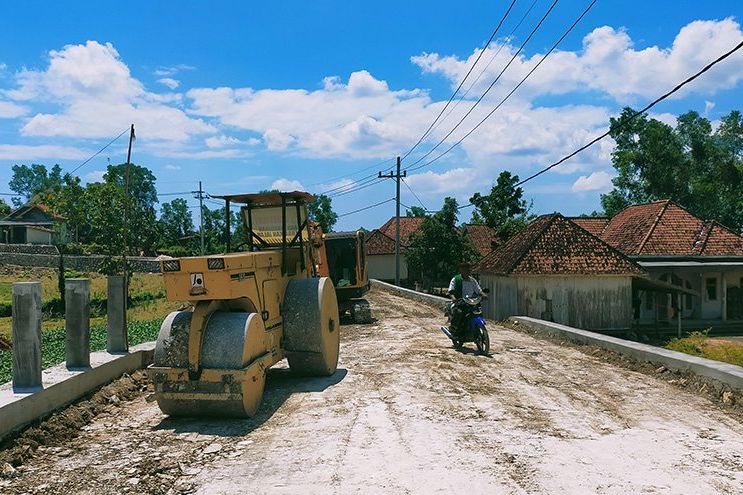 Pemkab Sampang Alokasikan Anggaran Rp 19,8 Miliar untuk Pembangunan Jalan Poros Kabupaten 