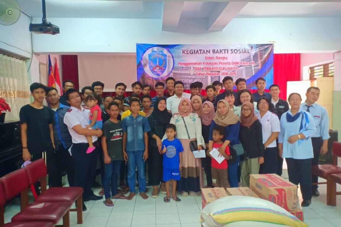 SMA Trimurti Rayakan Kelulusan dengan Baksos Lintas Agama