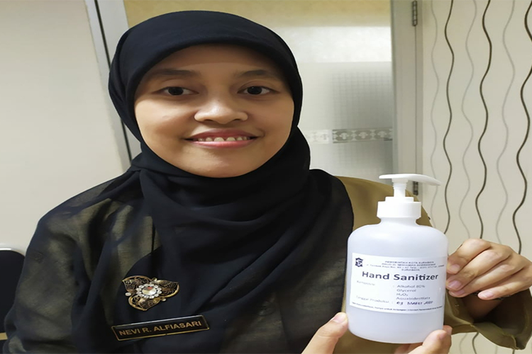 Lindungi Warga Surabaya, Dinkes Ciptakan Produk Hand Sanitizer