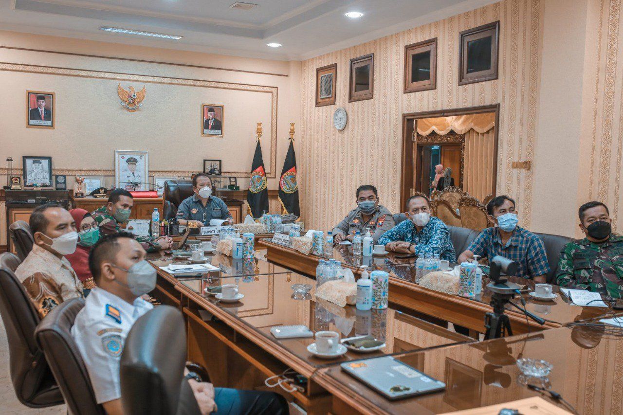Tambah Dosis Vaksin, Luhut Minta Daerah Percepat Vaksinasi Covid-19