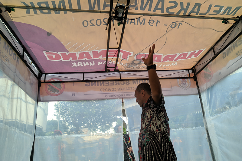 Tangkal COVID-19 Guru SMK di Ponorogo Buat <em>Screening Room</em>