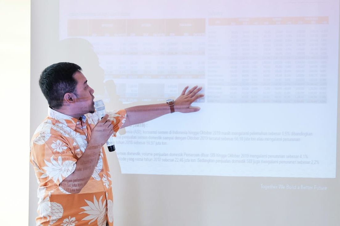 Semen Indonesia Ekpor di Kasawan Asia