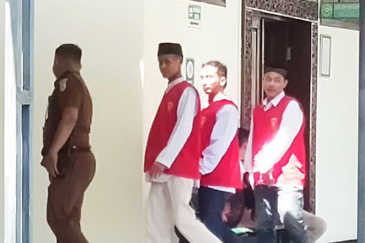 Perdana, Pengadilan Negeri Gresik Gelar Sidang Pidana Offline