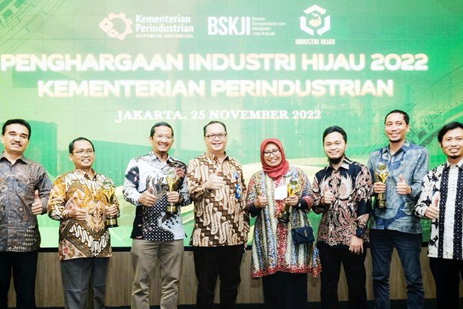 Delapan Pabrik SIG Raih Penghargaan Industri Hijau 2022 dari Kemenperin RI