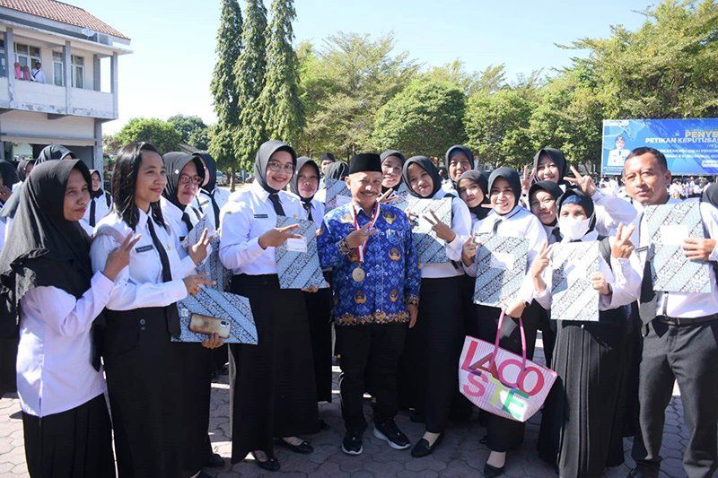 Senyum Ceria, 344 Guru di Situbondo Terima SK Pengangkatan PPPK