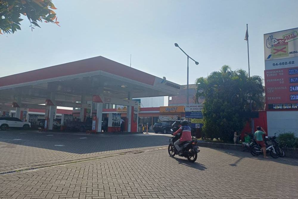 Warga Surabaya Kaget Pertamax Naik Rp3.950 per Liter