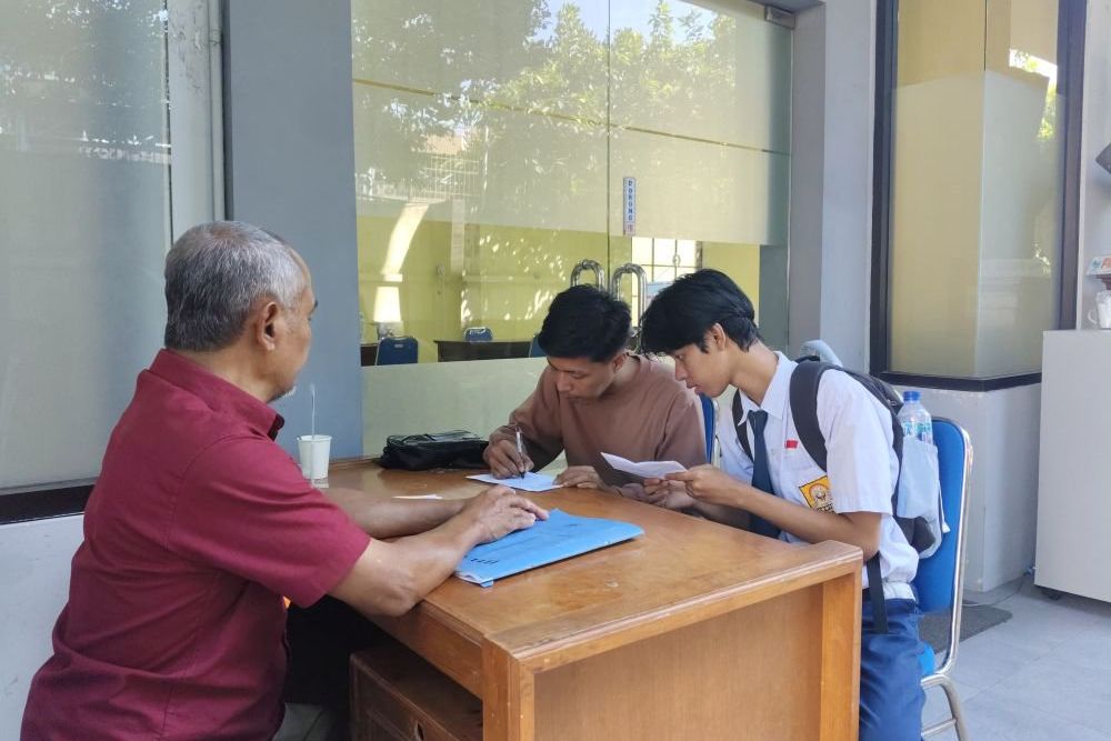 4.006 Lulusan SMP Tak Dapat PIN SPMB, Dindik Jatim Imbau Tetap Lanjut Sekolah