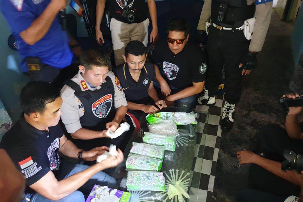 Ini Modus Penyimpanan Sabu-sabu Seberat Hampir 5 Kilogram