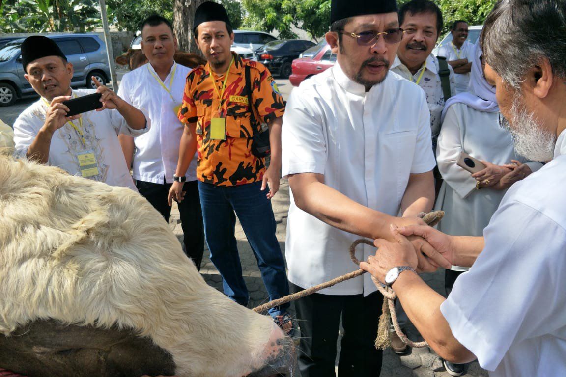 DPD Golkar Jatim Berbagi Kebahagiaan dengan Warga