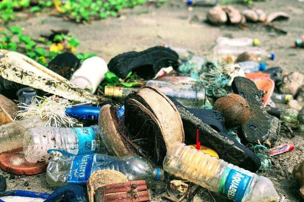 Pemprov Jatim Konsultasi dengan Bea Cukai Sikapi Impor Plastik