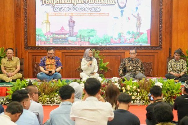 Ning Ita Ajak Warga Jadi Penggerak Pariwisata Daerah