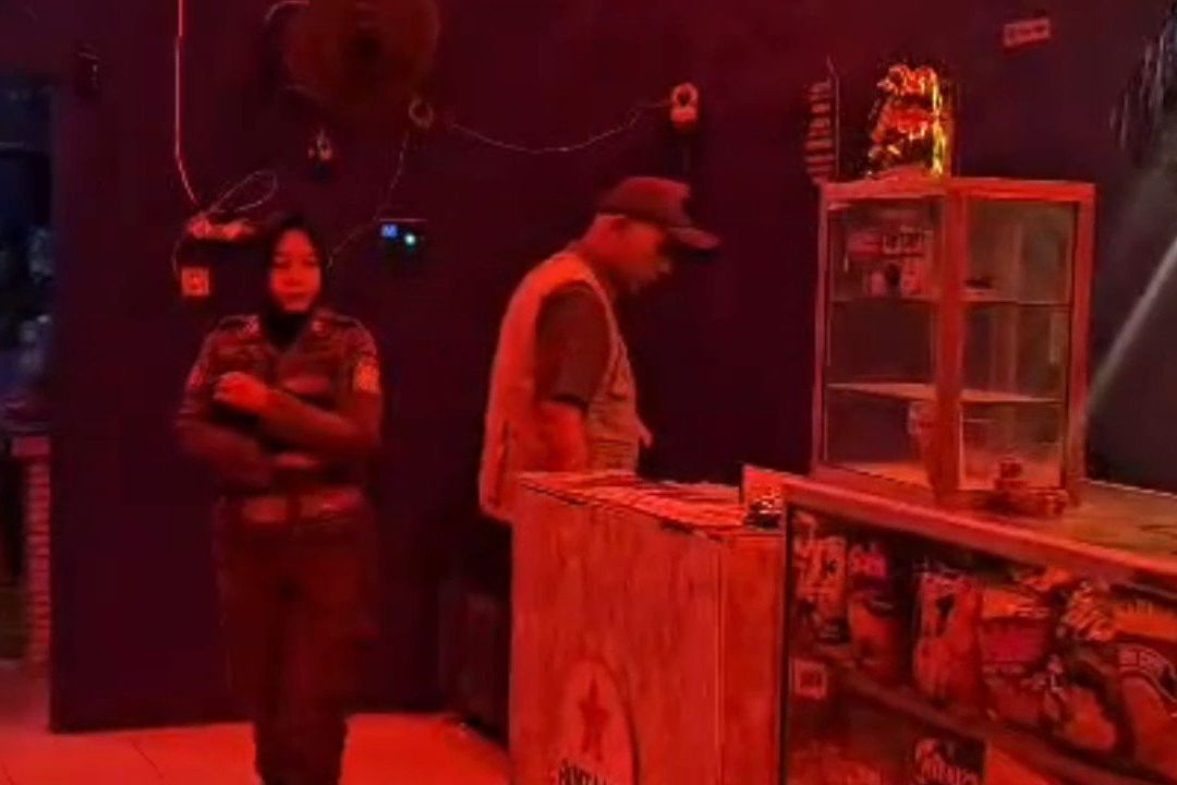 Razia Karaoke di Kanigaran Probolinggo, Pemandu Lagu dan Miras Tak Ditemukan