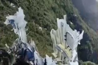 Serpihan Pesawat ATR 42-500 Ditemukan di Lereng Gunung Bulusaraung Pangkep