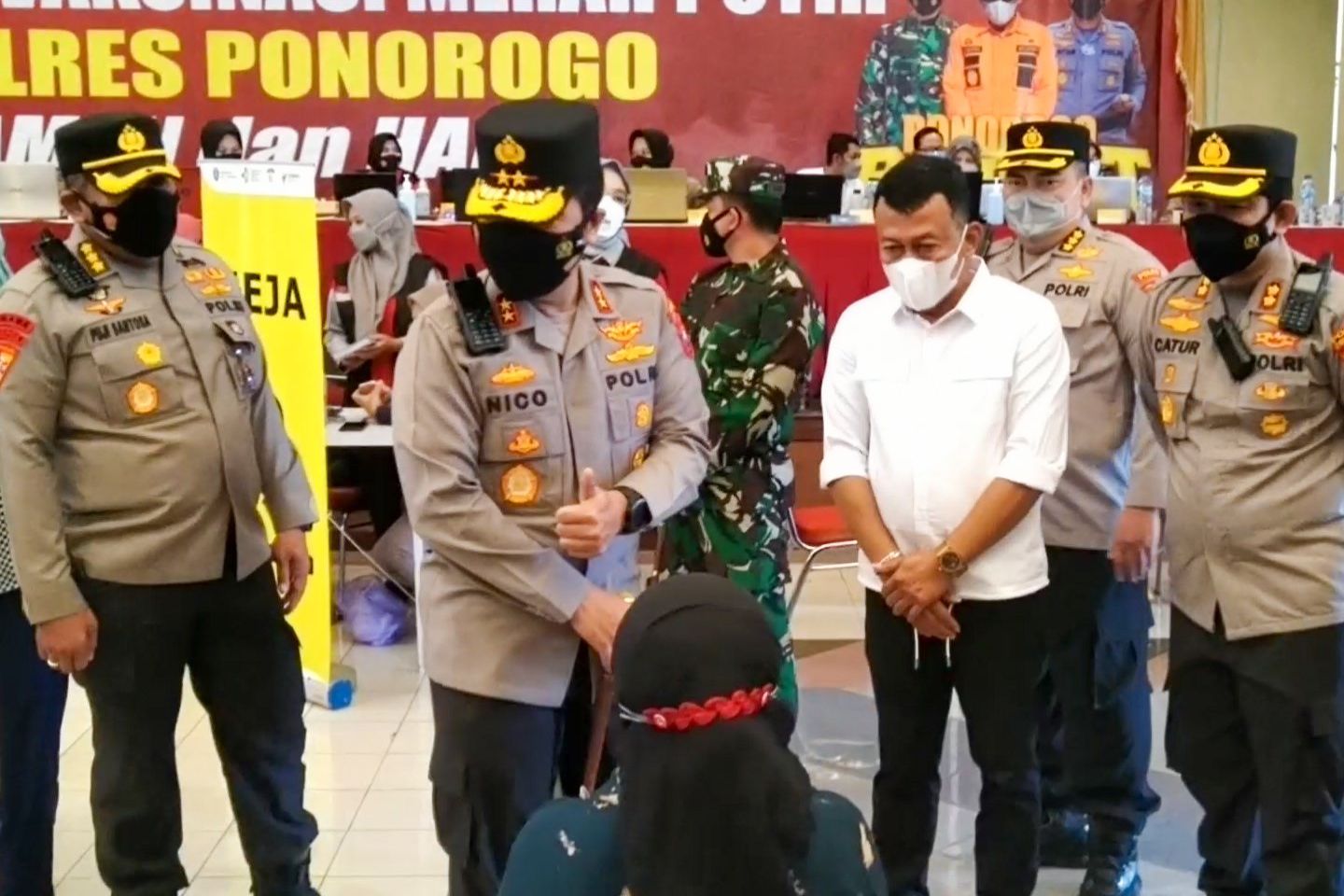 Kapolda Jatim Kukuhkan Orang Tua Asuh Anak Yatim Korban Covid-19 