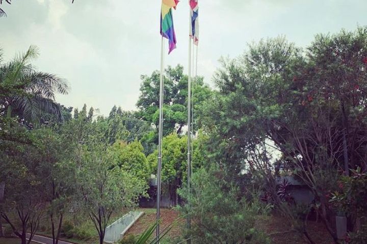 Kibarkan Bendera LGBT, Akun Instagram Kedubes Inggris Banjir Komentar