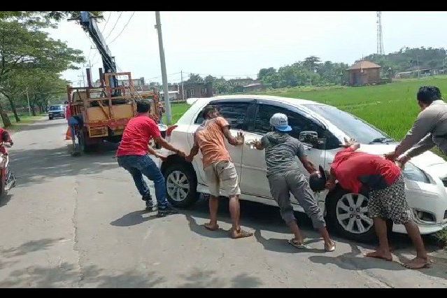 GM Media Online di Mojokerto Dikeroyok Pelajar Konvoi Kelulusan