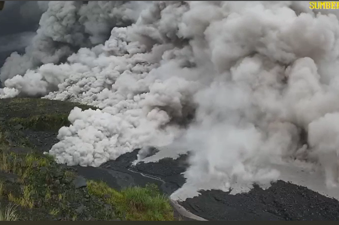 Erupsi, Gunung Semeru Berstatus Awas