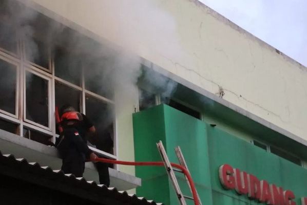 Inafis Polda Jatim Selidiki Kebakaran Gudang Farmasi RSUD dr. Harjono Ponorogo