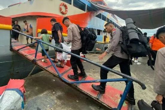 Polda Sulut Kirim Pasukan Bantu Penanganan Banjir Bandang di Sitaro