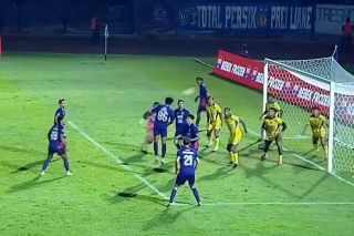 Injury Time, Persik Tahan Persib 1-1