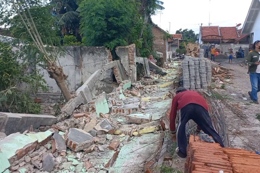 Tembok SLBN Gending Roboh, Tiga Warga Probolinggo Luka Termasuk Balita