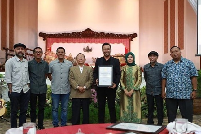 Shaggydog Terima Penghargaan Dari Istana Kepresidenan