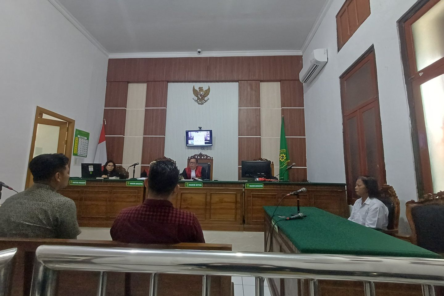 Iming-iming Upah Rp1 Juta Bawa Penjaga Warung di Surabaya Jadi Terdakwa Kredit Motor FIF