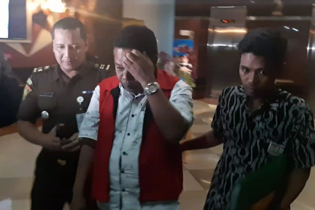 Mantan Anggota DPRD Jombang Ditahan Kejati Jatim