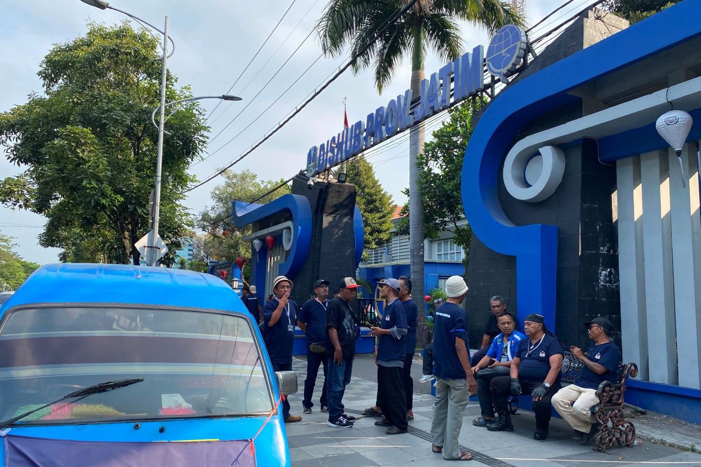 Khawatir Penghasilan Menurun, Puluhan Sopir Angkot Malang Gelar Aksi Tolak Trans Jatim Koridor 2