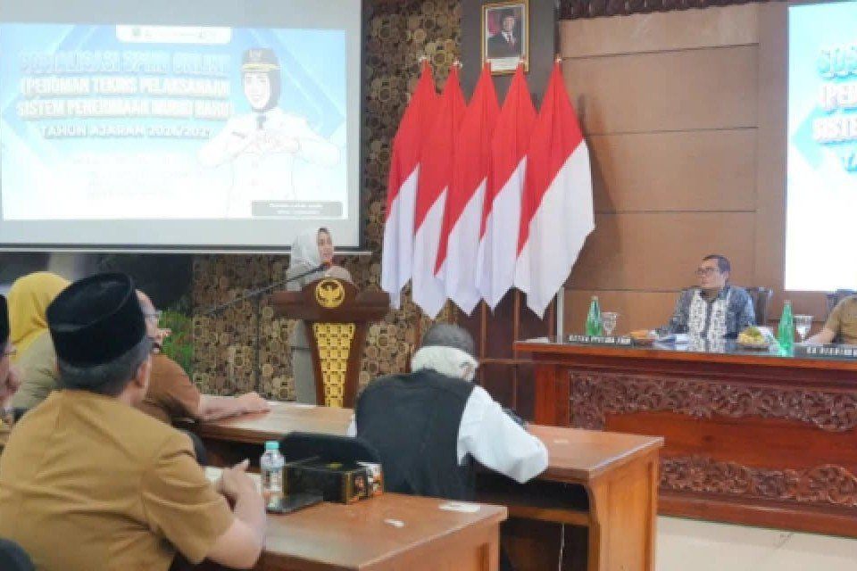 Pemkot Mojokerto Siapkan Seragam hingga Sepatu Gratis bagi Siswa Baru