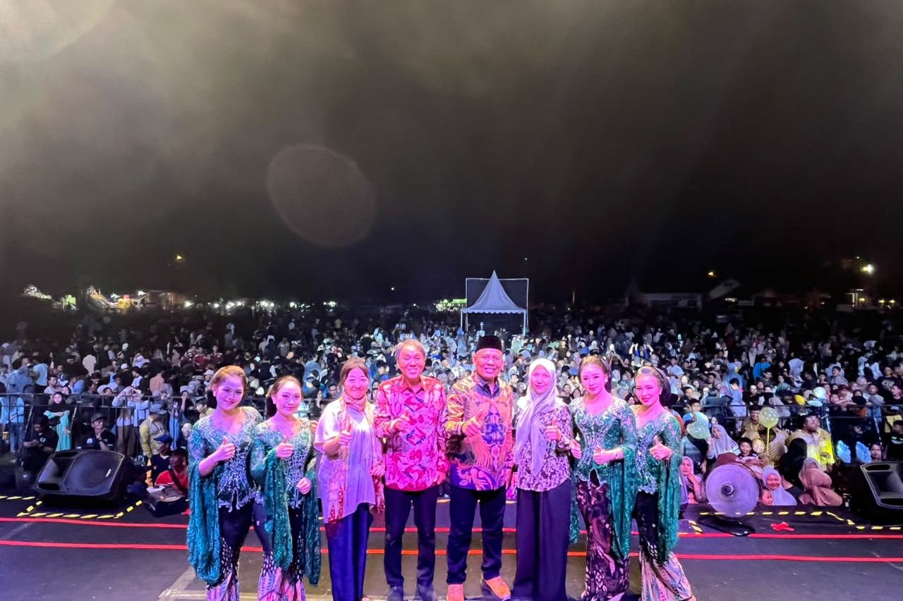 Niken Salindri “Hipnotis” Ribuan Warga Mojokerto dalam Pagelaran Budaya