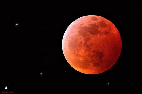 Fenomena Super Blood Wolf Moon Kalahkan Suhu Sedingin Es