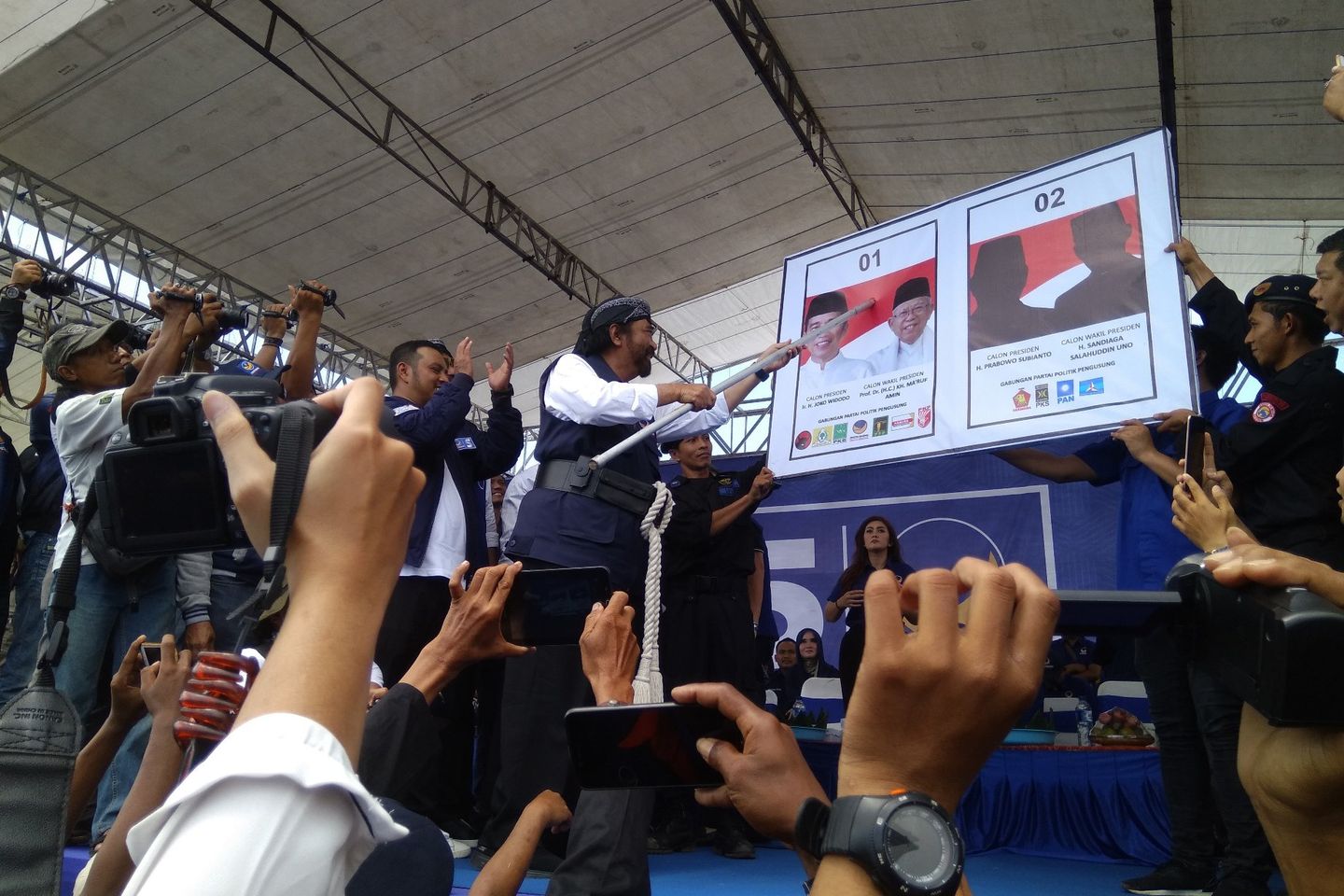 Surya Paloh Ajak Warga Magetan Menangkan Jokowi
