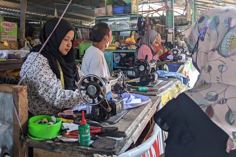 Tahun Ajaran Baru 2023/2024, Penjahit Baju Sekolah Kebanjiran Pesanan