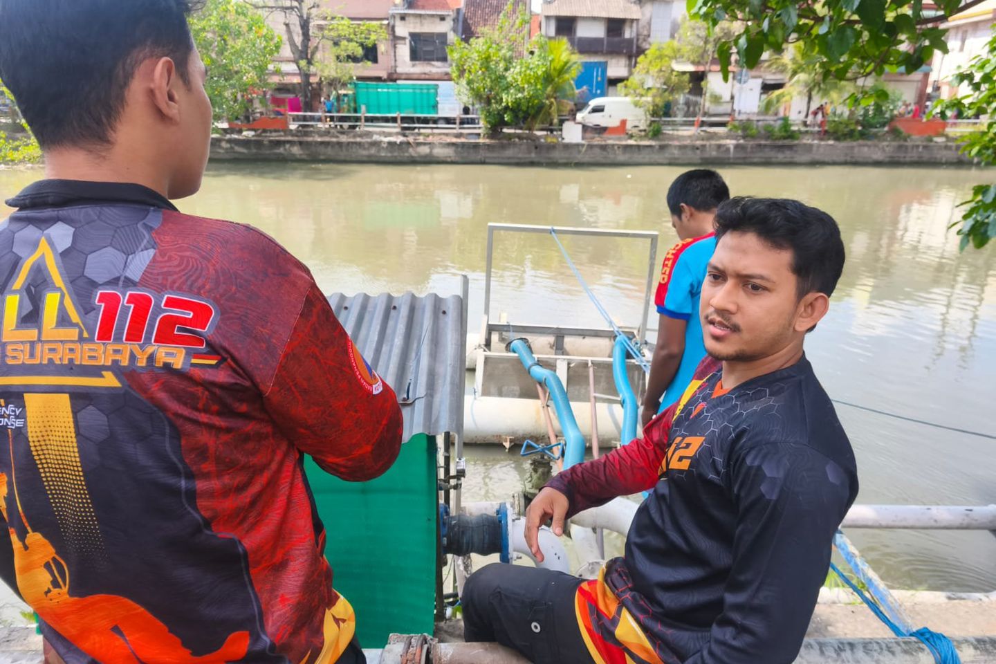 Diduga Terpeleset Saat Beraktivitas di Bantaran Kalimas, Pemuda 21 Tahun Ditemukan Tewas Tenggelam