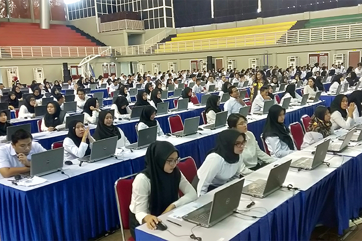 Ribuan Peserta Empat Kabupaten Ikuti Tes Seleksi Kompetensi Dasar CPNS di Gedung WEP Gresik