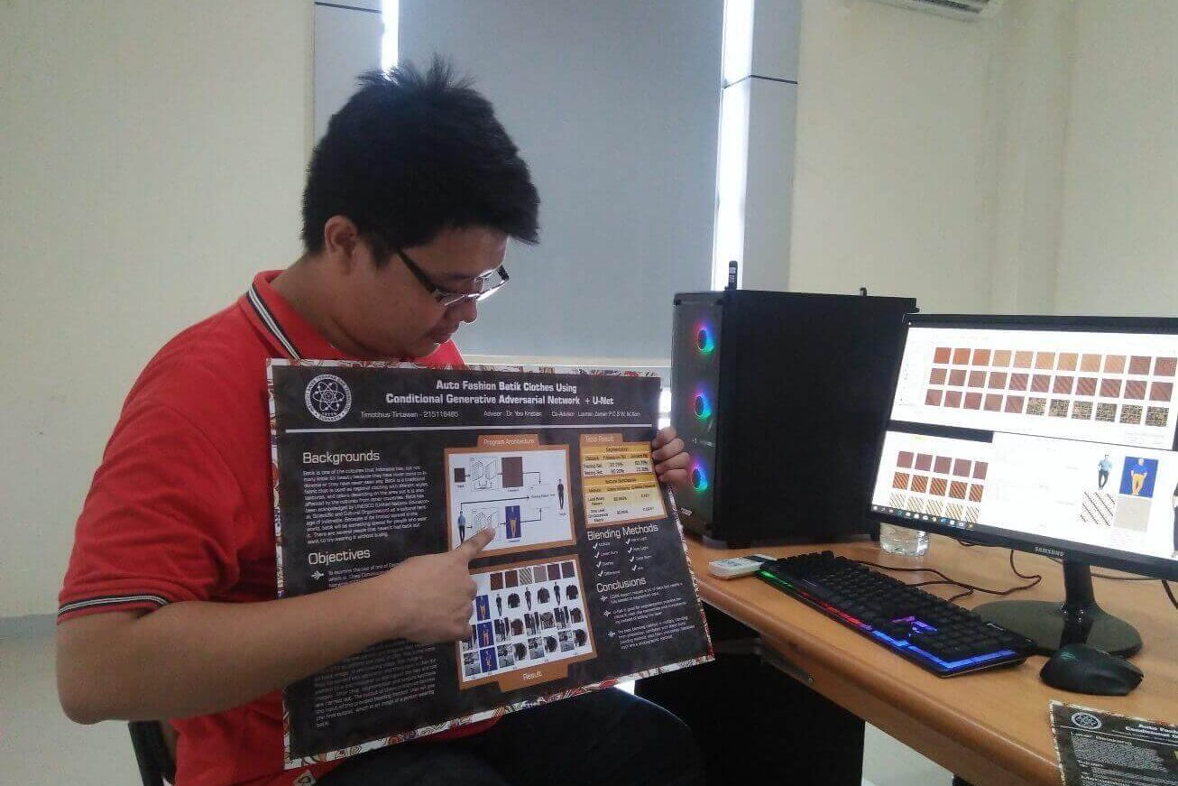 Mahasiswa STTS Pasarkan Batik ke Pasar Internasional Melalui Aplikasi