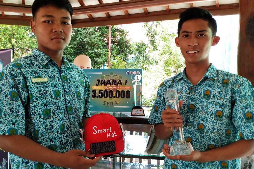 Topi Pintar untuk Tunanetra dari Ponorogo