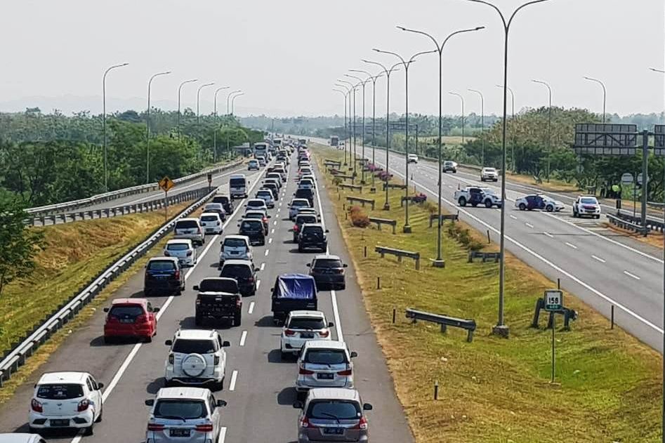 Jalan Tol Trans Jawa Terapkan Satu Jalur Menuju Jakarta
