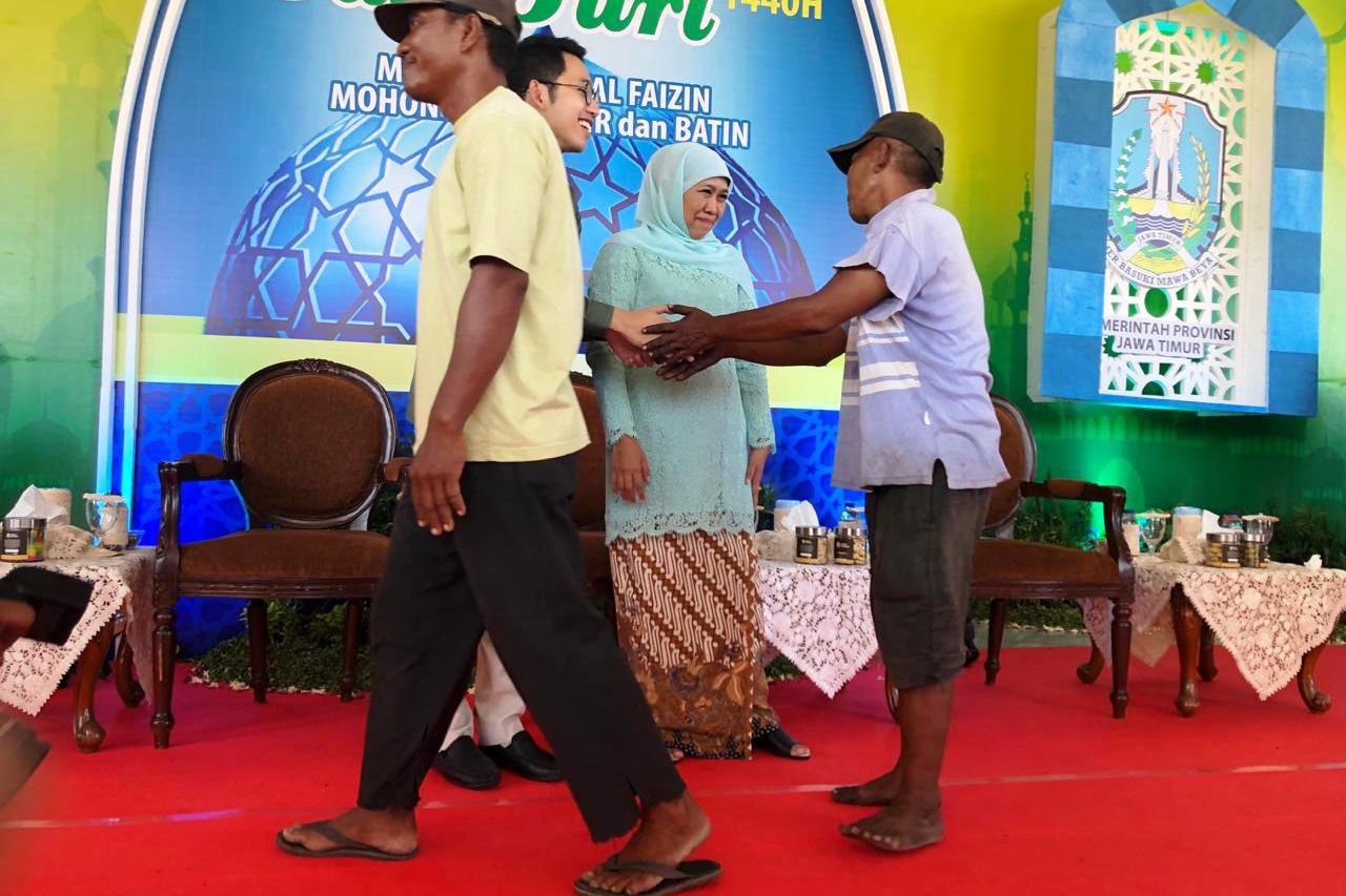 Ingin Salaman Dengan Gubernur Jatim, Tukang Becak Datangi Grahadi